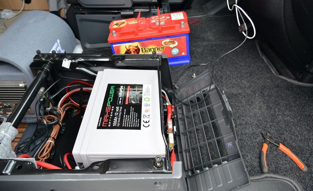 Fiat Capron Glucks Mobil oppgradering til litium batteri - montering under setet